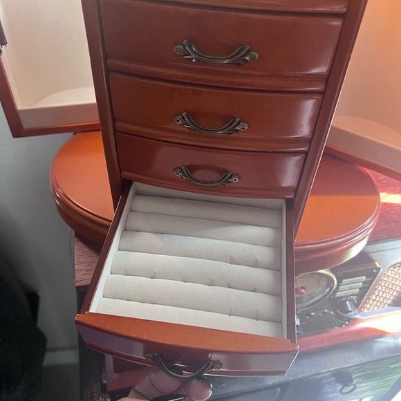 Jewelry Box - Picture 7 of 8